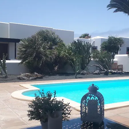 Beautiful Spacious 2 Bed Villa With Private Pool Playa Blanca (Lanzarote)