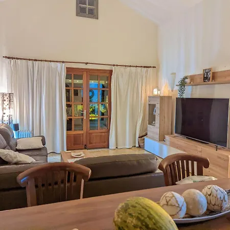 Beautiful Spacious 2 Bed Villa With Private Pool *